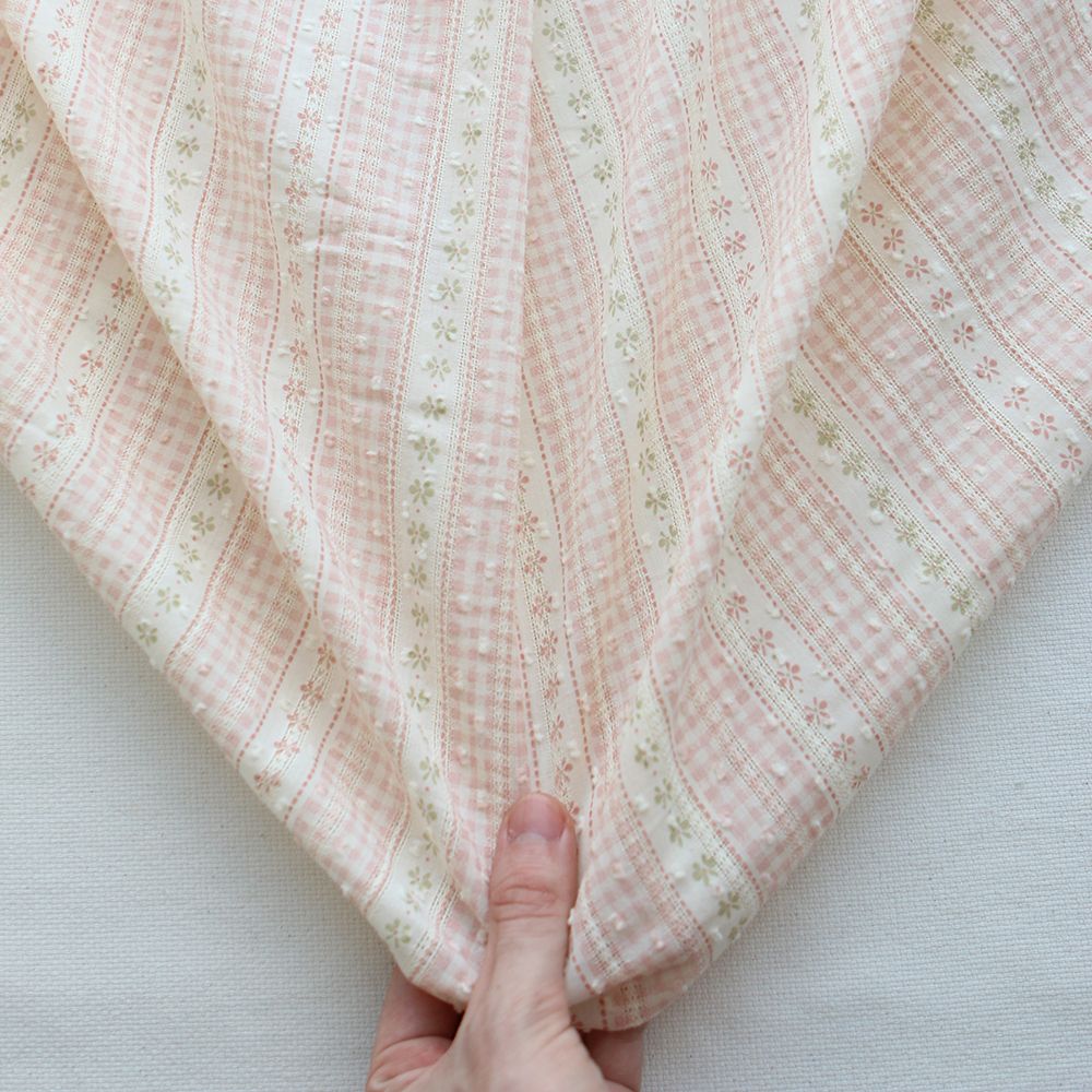 Jane - Tissu coton plumetis vichy écru et rose poudré
