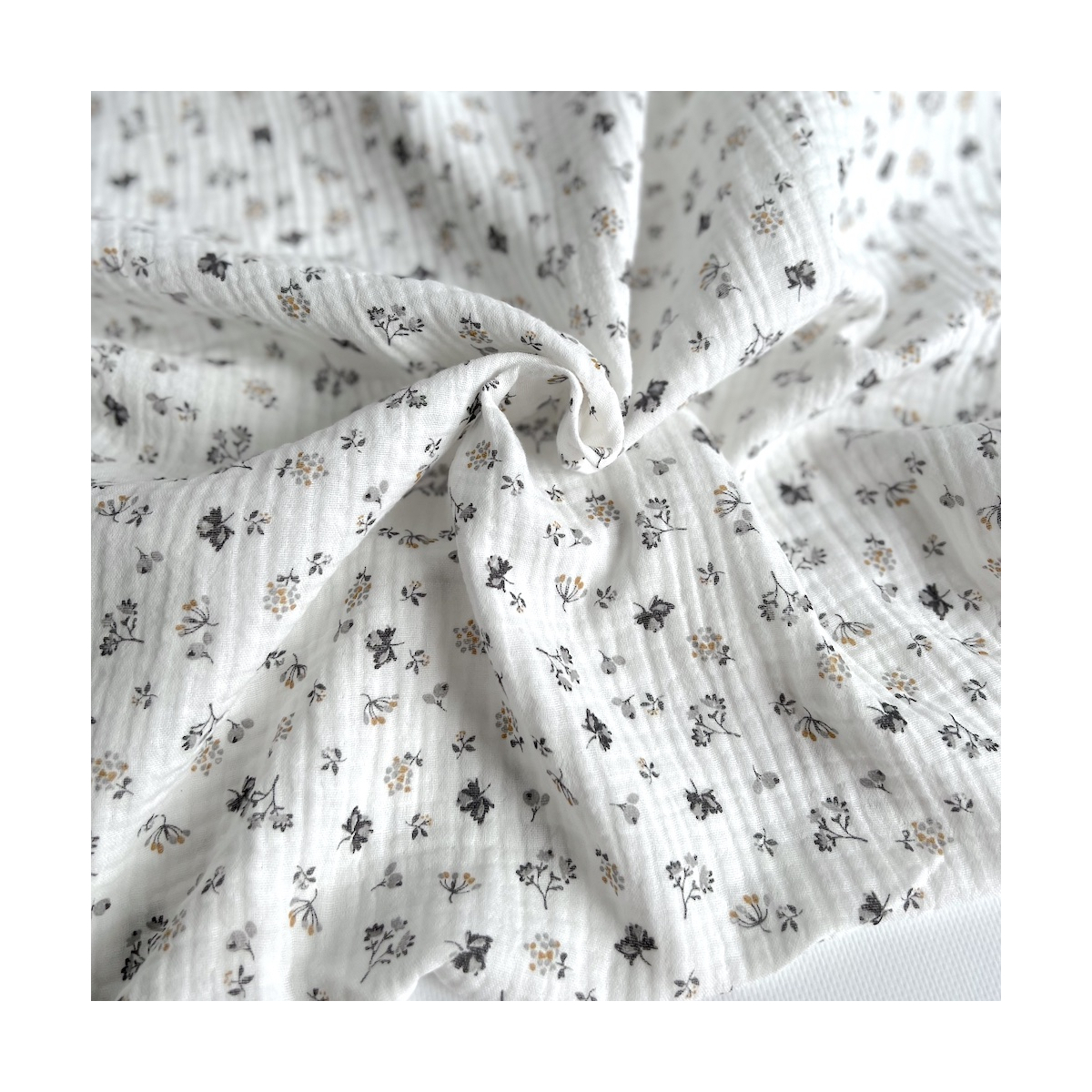 Double gaze de coton BIO blanc motif exclusif Grey Tissus issus de l'agriculture biologique  - 1