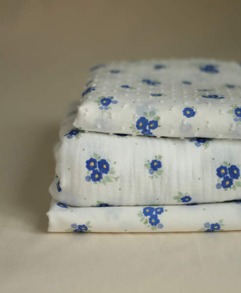 Rozen - Plumetis de coton blanc imprimé exclusif bleu cobalt 2