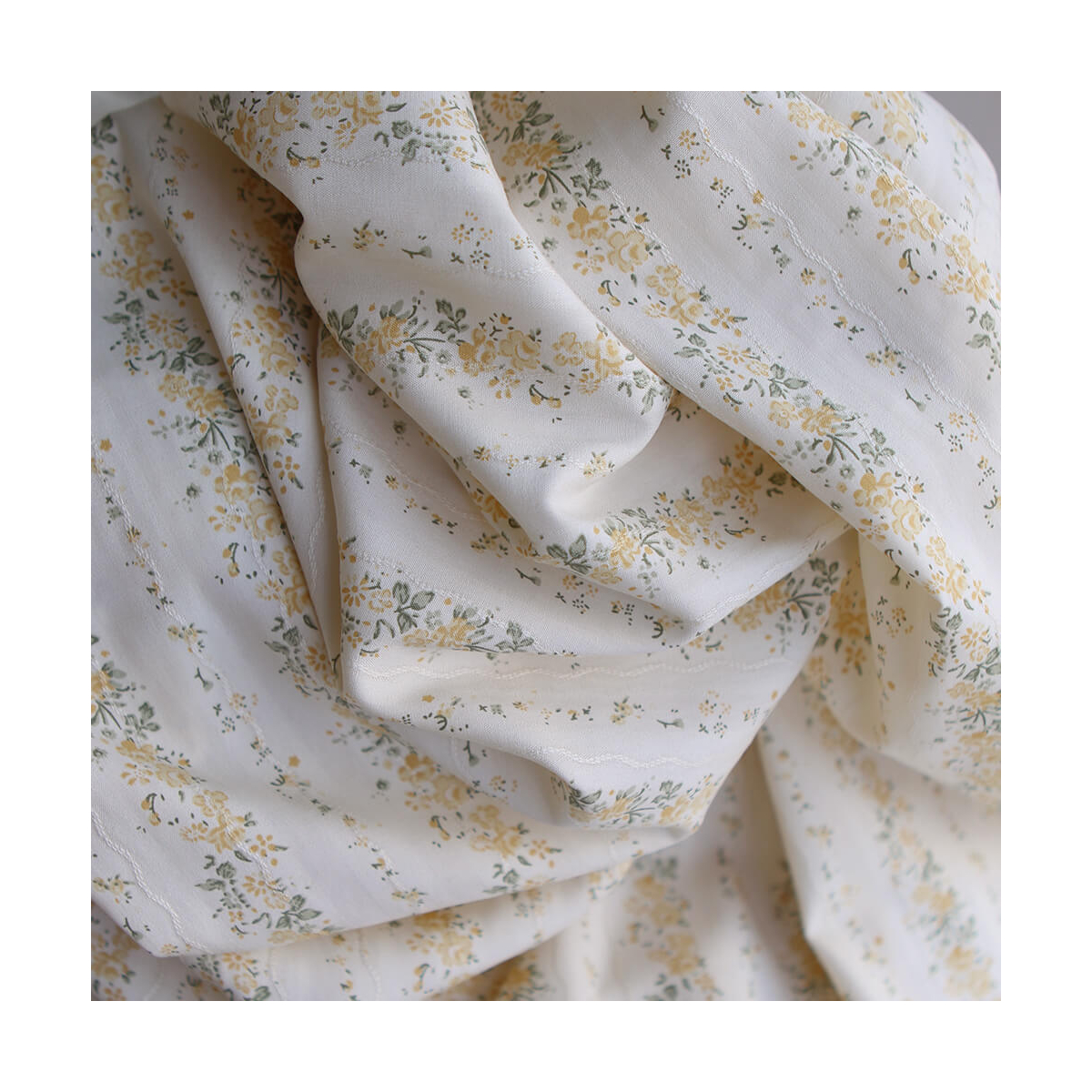 copy ofCamille - Tissu coton jacquard fleuri bleu