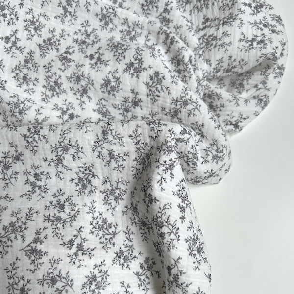 Meriem - Double gaze de coton BIO exclusif blanc à motifs fleuris gris Tissus issus de l'agriculture biologique  - 1