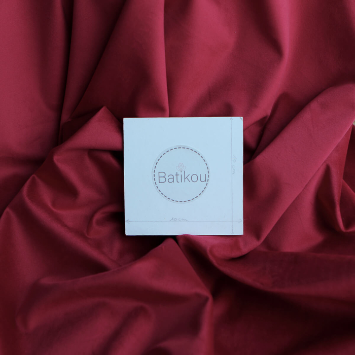 Velours ras coloris rubis
