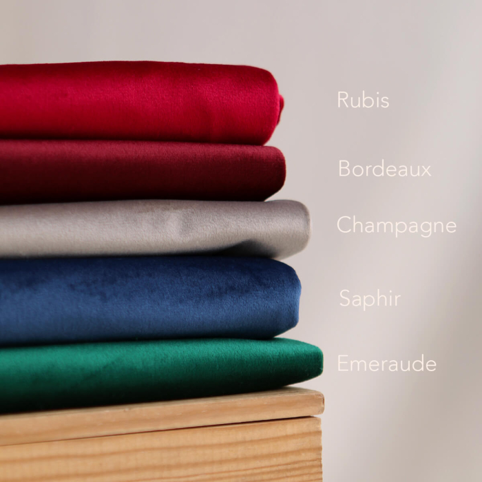 Velours ras coloris rubis
