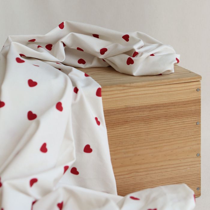 Little Manou - Jersey coton bio motif exclusif coeurs rouges