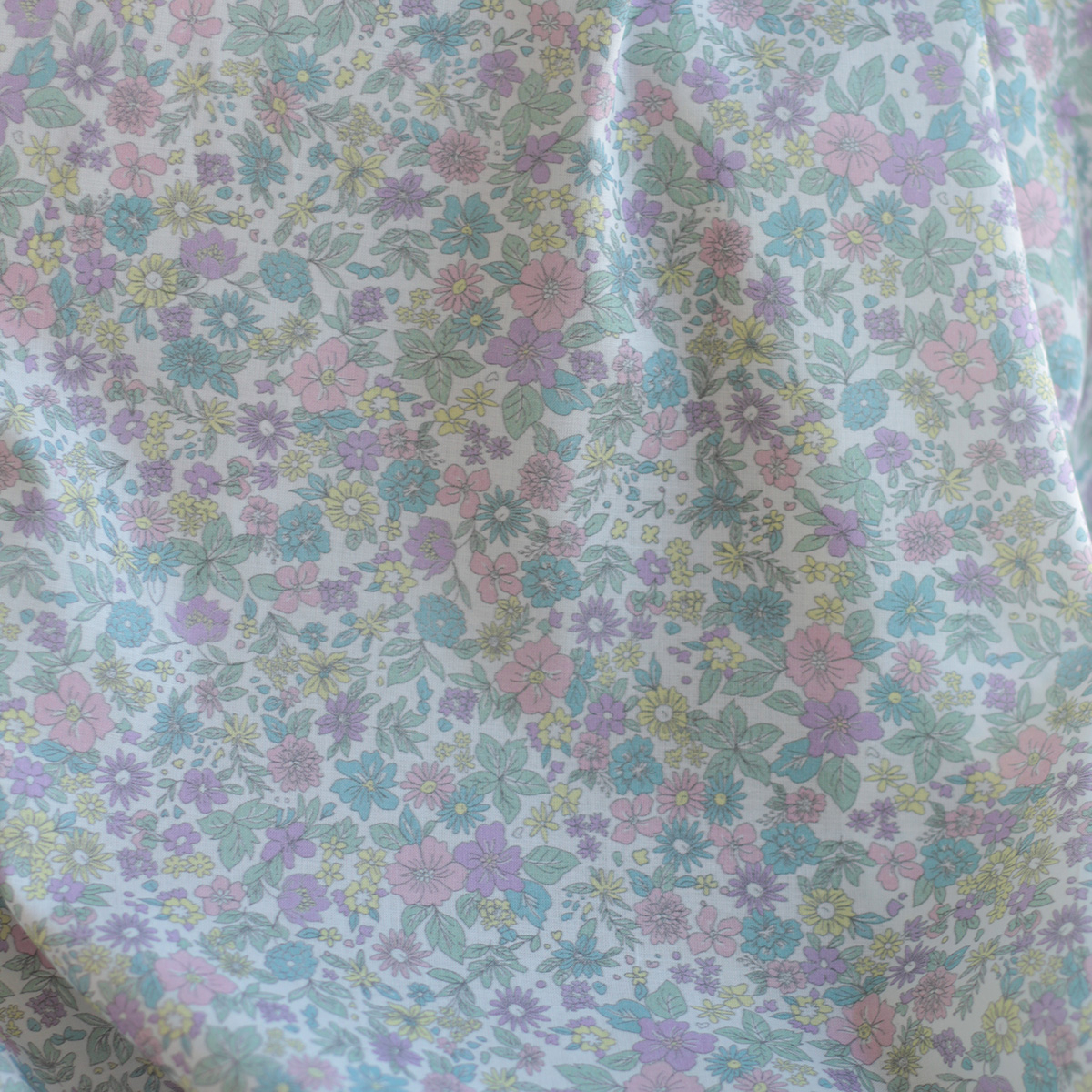 copy of Liv - Batiste de coton douce à imprimé fleuri bleu poudré