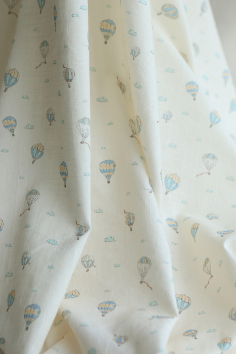 Fergusson - Coton lavé bio coloris vanille motif montgolfière
