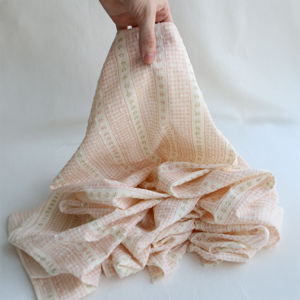 Jane - Tissu coton plumetis vichy écru et rose poudré