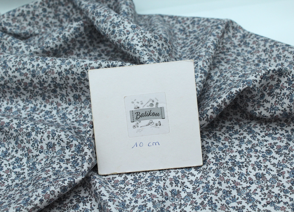 Tissu twill de coton organique imprimé fleuri