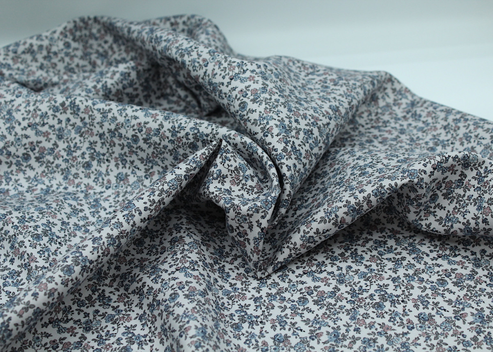 Tissu twill de coton organique imprimé fleuri