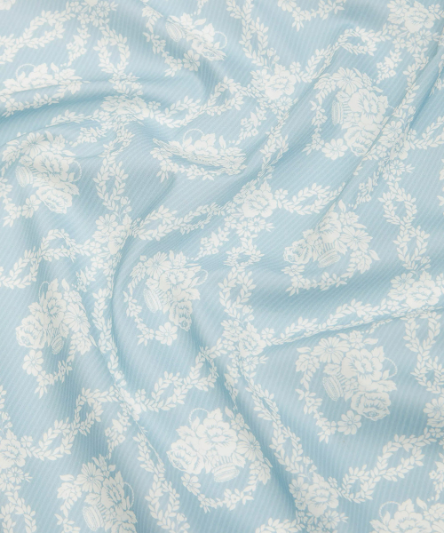 Liberty Tana Lawn® Bridgerton Garland Hampers A 2