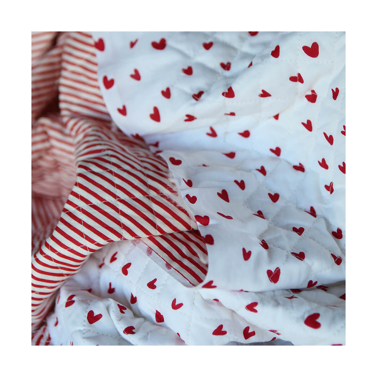 Dil / coeurs rouges - Tissu indien matelassé double face coton hand block largeur 100cm