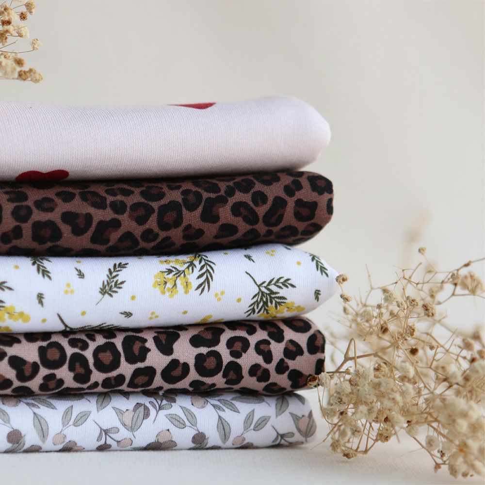 Manou - Sweat mélange de coton BIO bouclettes motif exclusif coeurs rouges