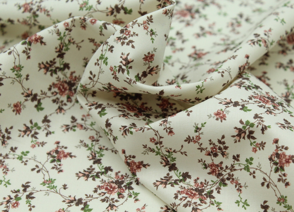 Popeline fine et douce coton organique fond ivoire imprimé fleuri vieux rose