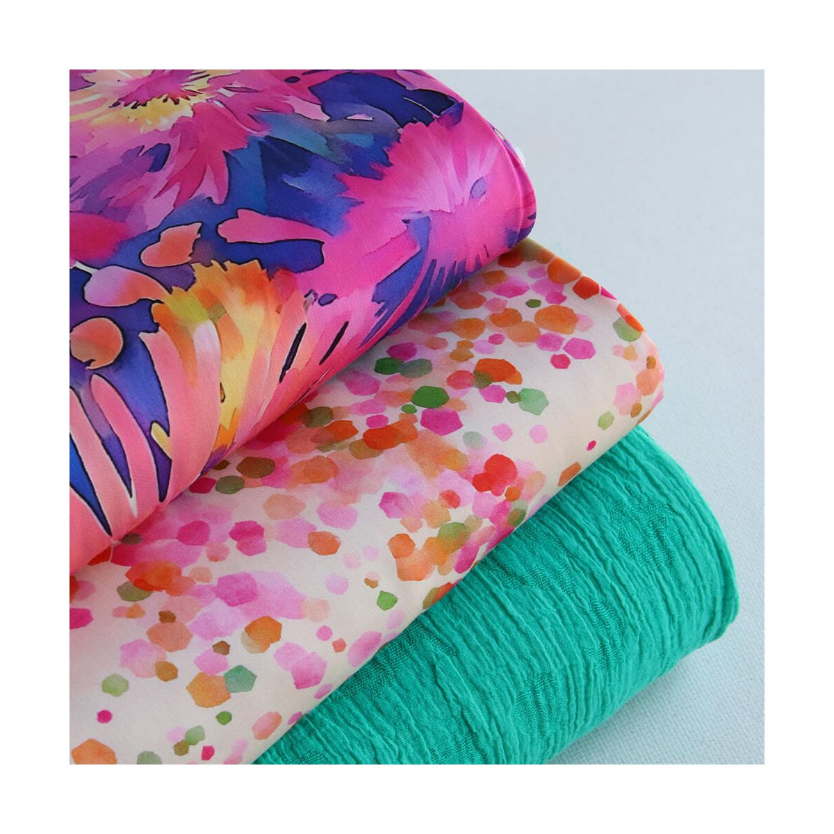 Zinzolin - Viscose satinée imprimé grand fleuri violet