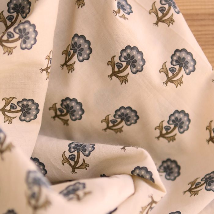 Kavya B - Tissu indien en coton hand block fond crème