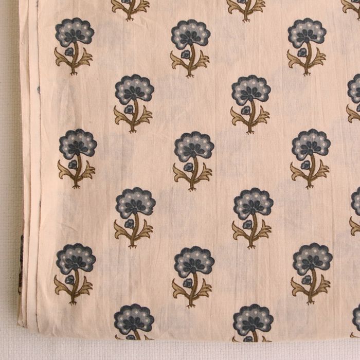 Kavya B - Tissu indien en coton hand block fond crème