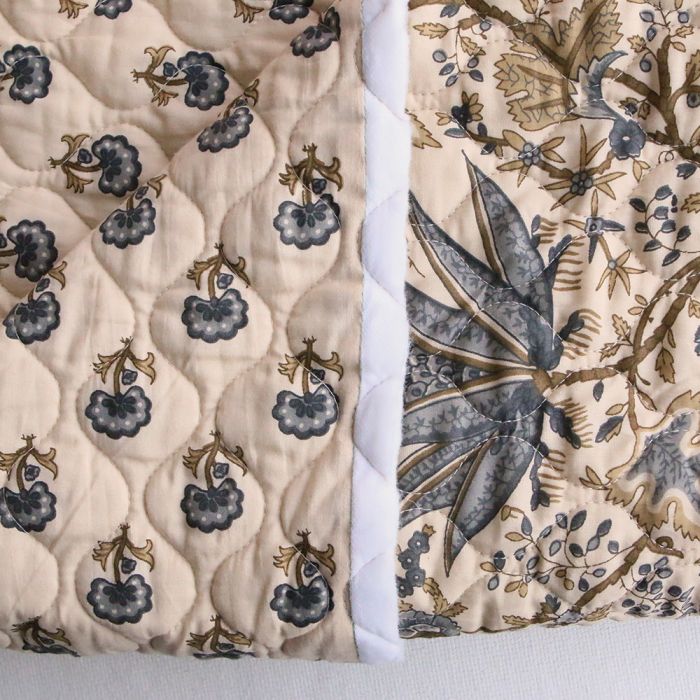 Kavya - Tissu indien matelassé double face coton hand block, largeur 100 cm