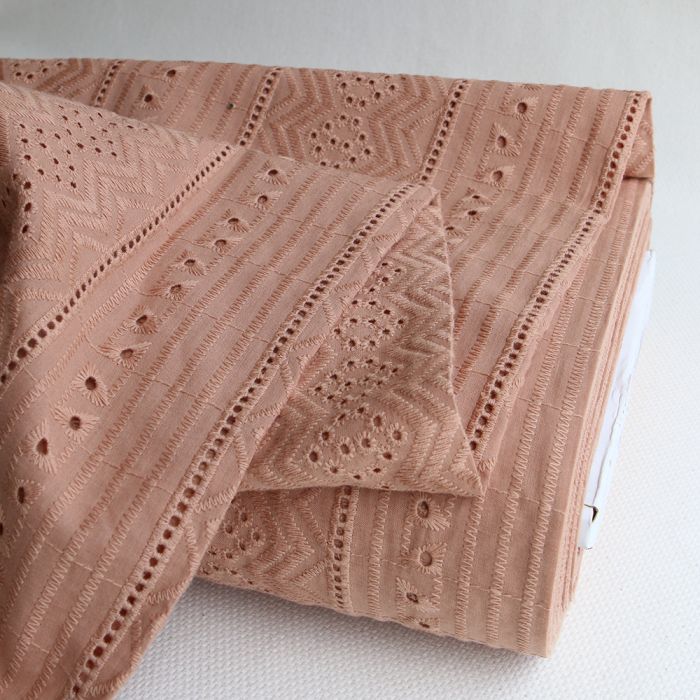 Voile de coton broderie anglaise coloris marron glacé