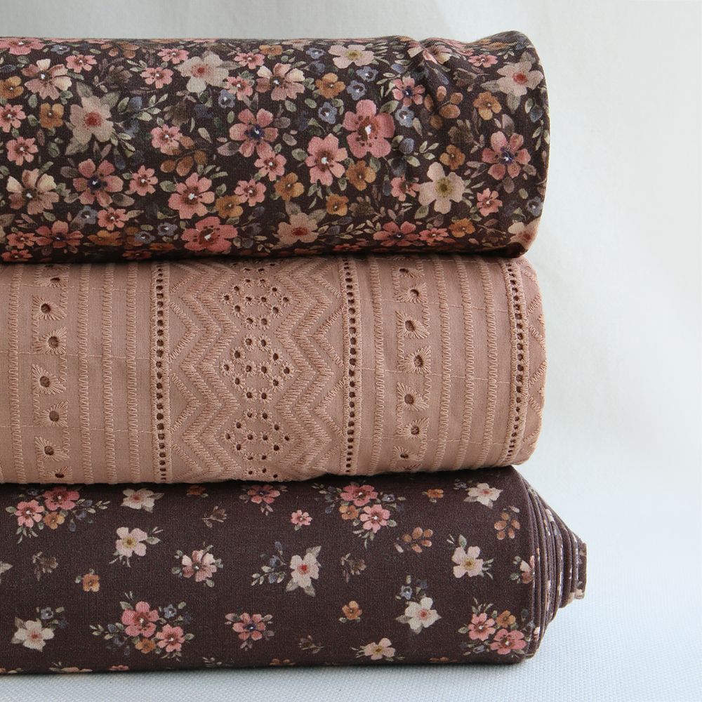 Voile de coton broderie anglaise coloris marron glacé