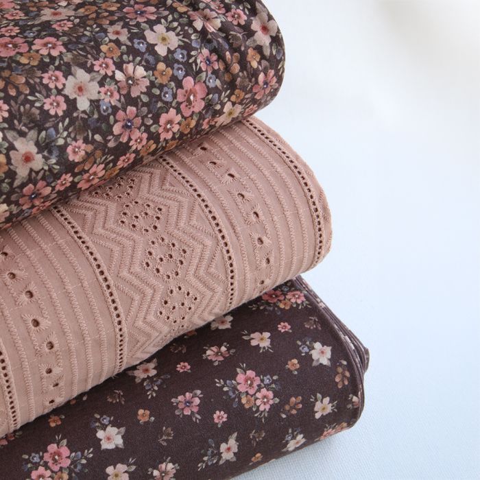 Voile de coton broderie anglaise coloris marron glacé