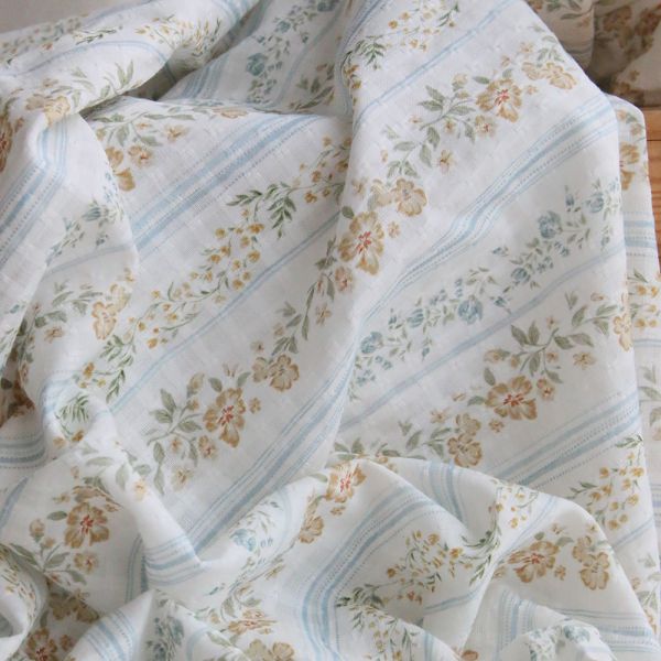 Suzie - Seersucker / Coton gaufré doux fleuri bleu poudré