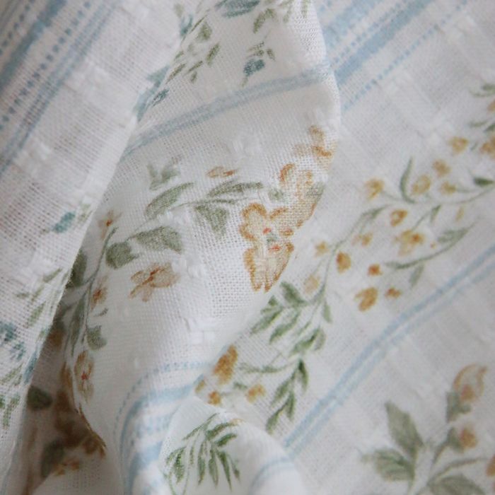 Suzie - Seersucker / Coton gaufré doux fleuri bleu poudré