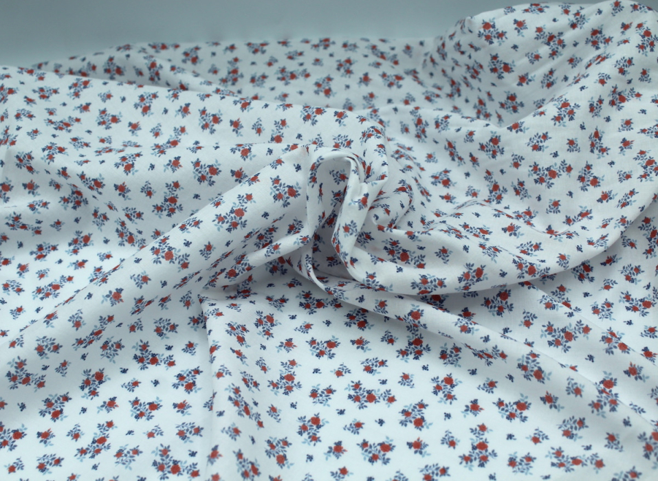 Batiste de coton imprimé fleuri bleu / rouge