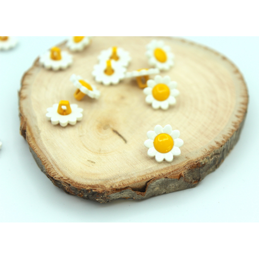 Bouton à queue forme marguerite 15mm
