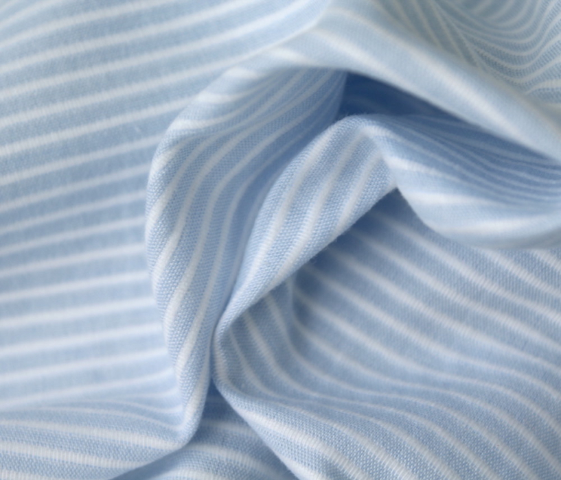 Coton bio gaufré à rayures bleu ciel / blanc