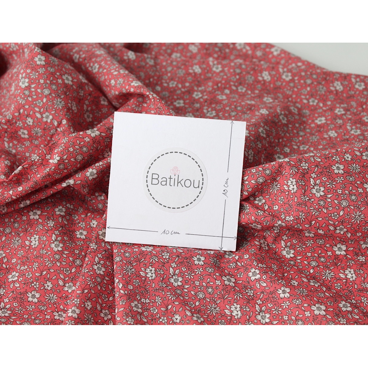 Carmen - Batiste de coton bio SILKYNE à imprimé fleuri fond corail Tissus issus de l'agriculture biologique  - 5 Carmen - Batiste de coton bio SILKYNE à imprimé fleuri fond corail Tissus issus de l'agriculture biologique  - 5