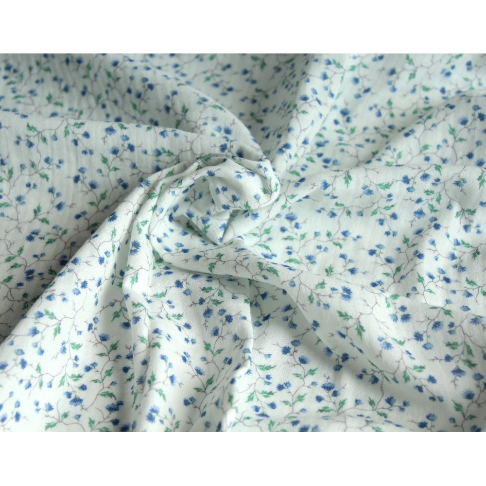 Double gaze de coton lisse à branchage et fleurs bleues