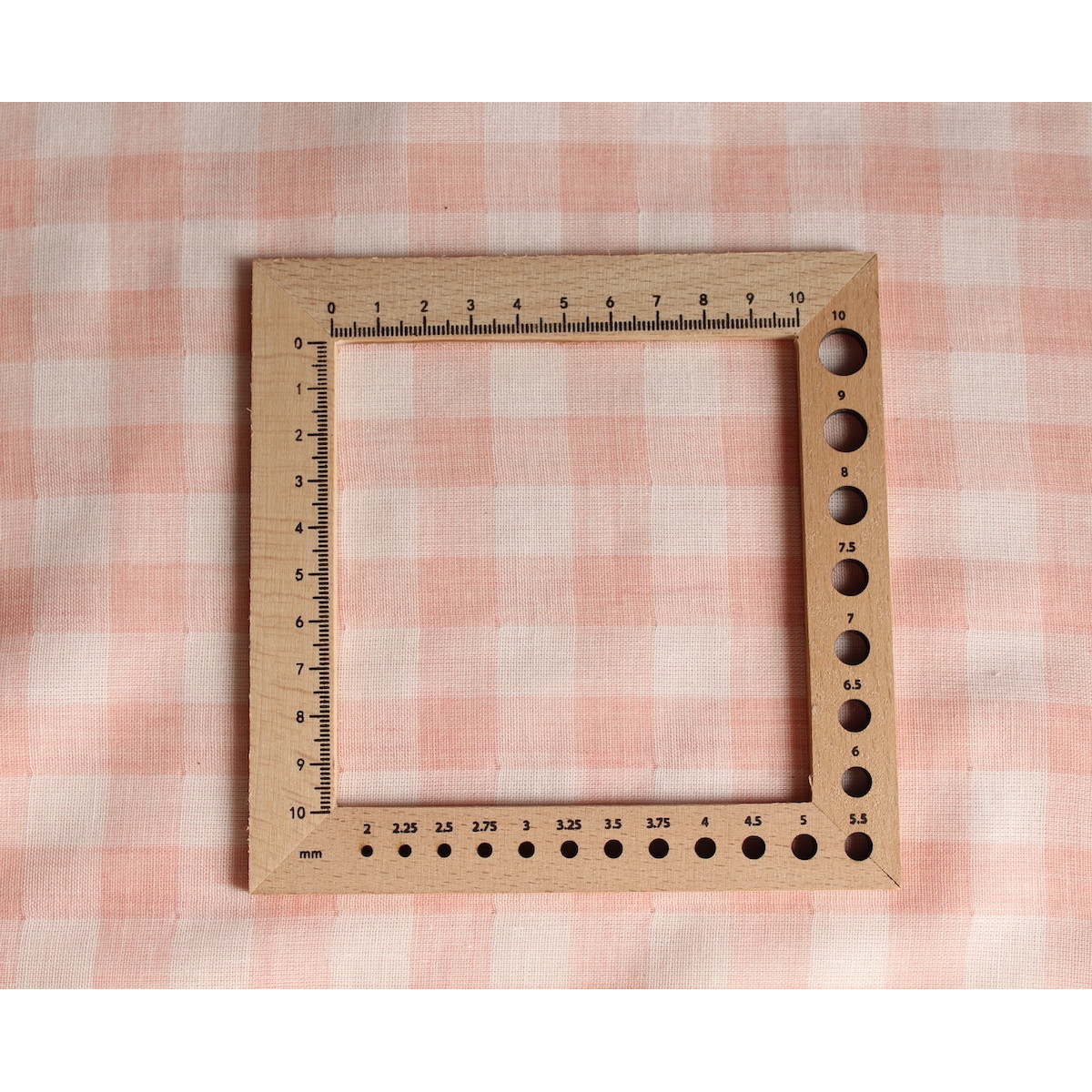 Double gaze de coton lisse vichy rose corail / blanc