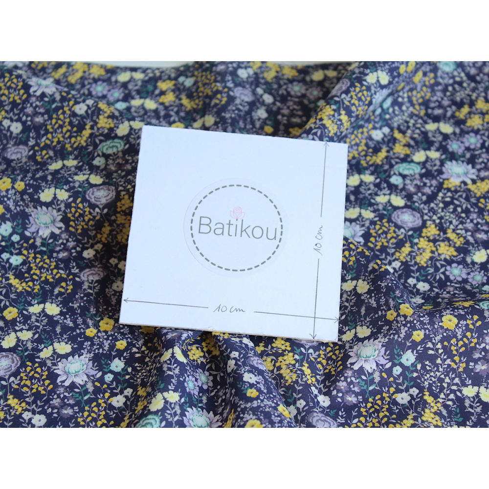 Serena - Batiste de coton bio SILKYNE à imprimé fleuri fond aubergine