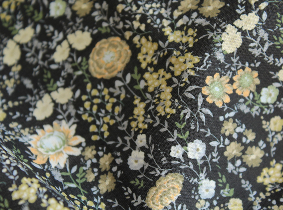 Serena - Batiste de coton bio SILKYNE à imprimé fleuri fond noire