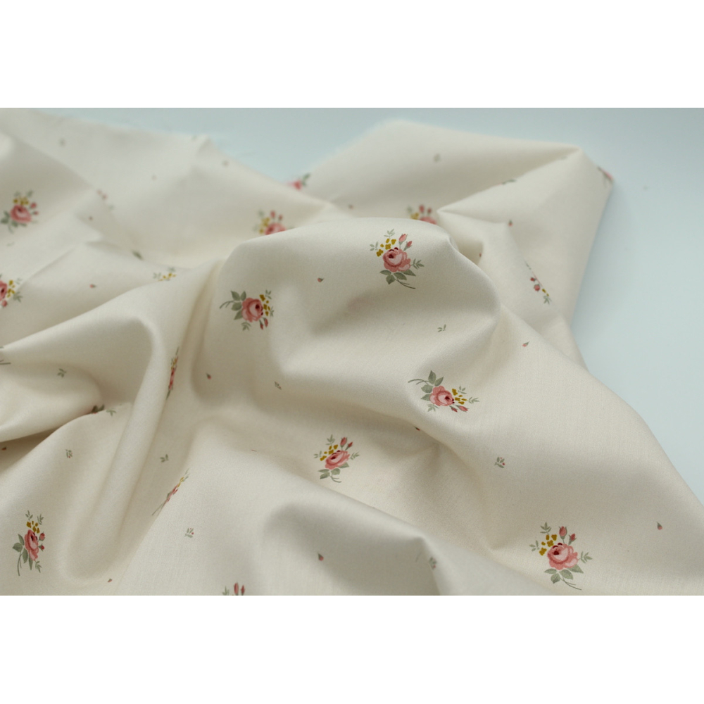 Coton satiné motif Lily exclusif Batikou fond crème