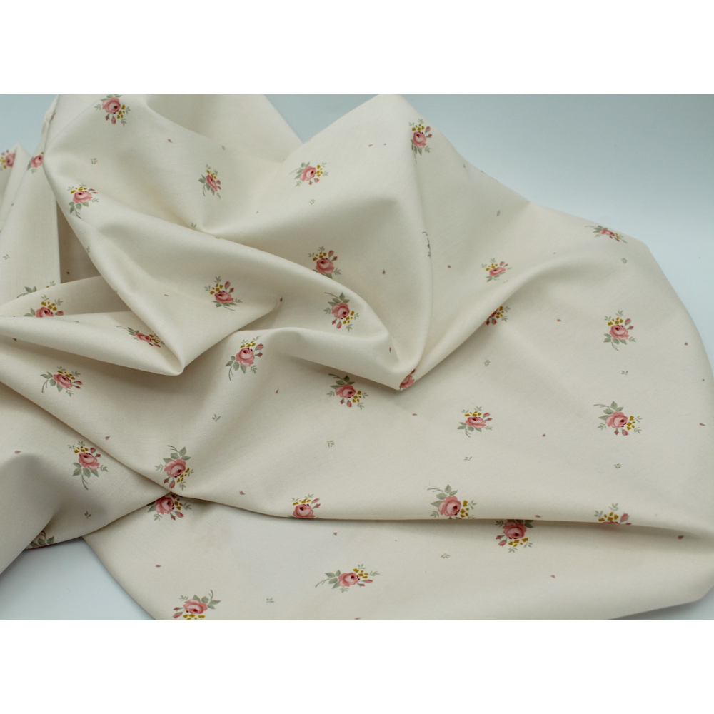 Coton satiné motif Lily exclusif Batikou fond crème
