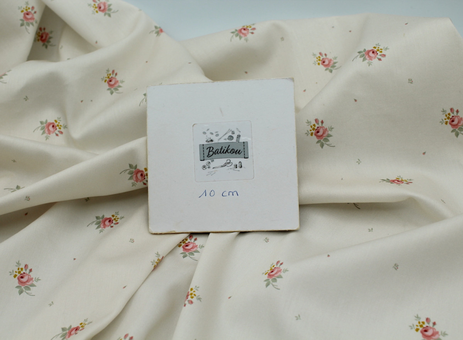 Coton satiné motif Lily exclusif Batikou fond crème