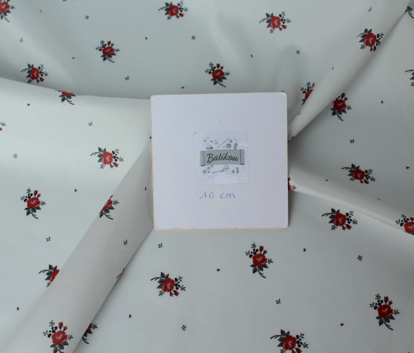 Coton satiné motif Lily exclusif Batikou fond blanc grisé