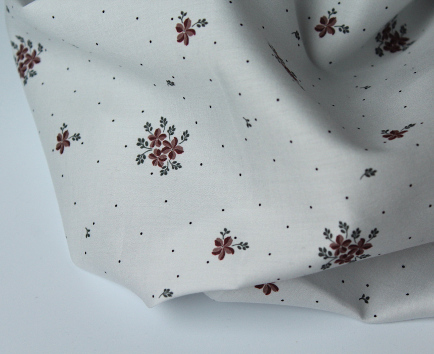 Coton satiné motif Beth exclusif Batikou fond pois gris x1m