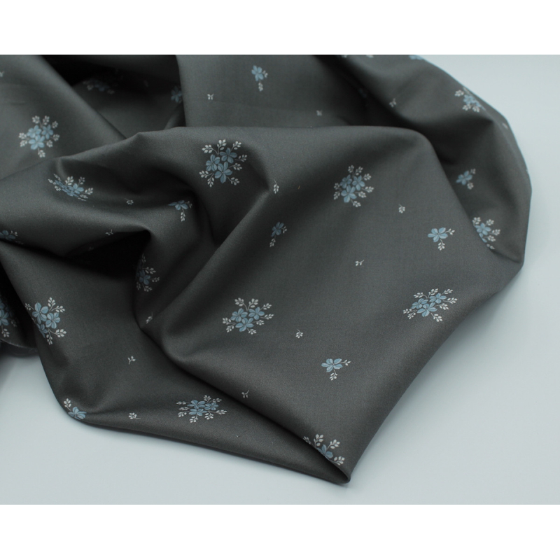 Coton satiné motif Beth exclusif Batikou fond uni gris étain x1m