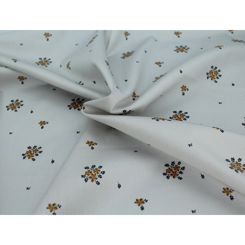 Coton satiné motif Beth exclusif Batikou fond uni gris perle x1m