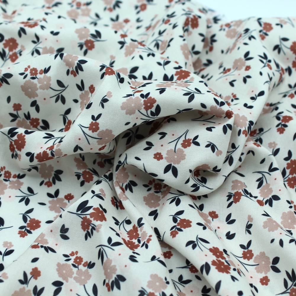 Exclusif Minimel pour Batikou Viscose à motifs fleuris crème