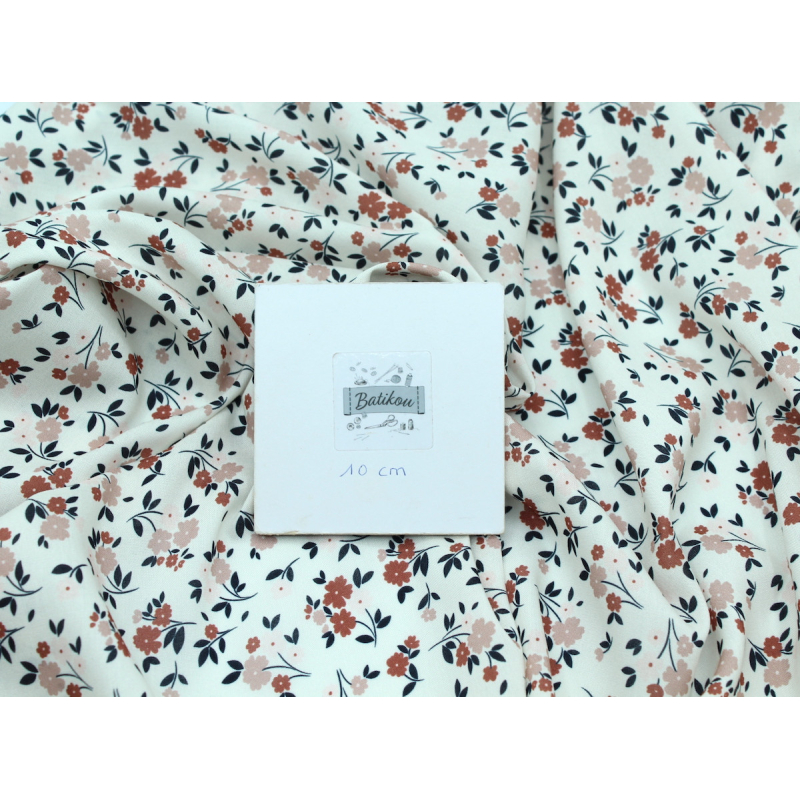 Exclusif Minimel pour Batikou Viscose à motifs fleuris crème