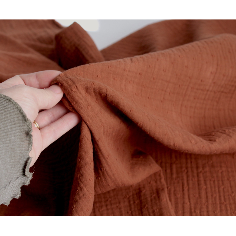 Double gaze de coton BIO plumetis noisette Tissus issus de l'agriculture biologique  - 2