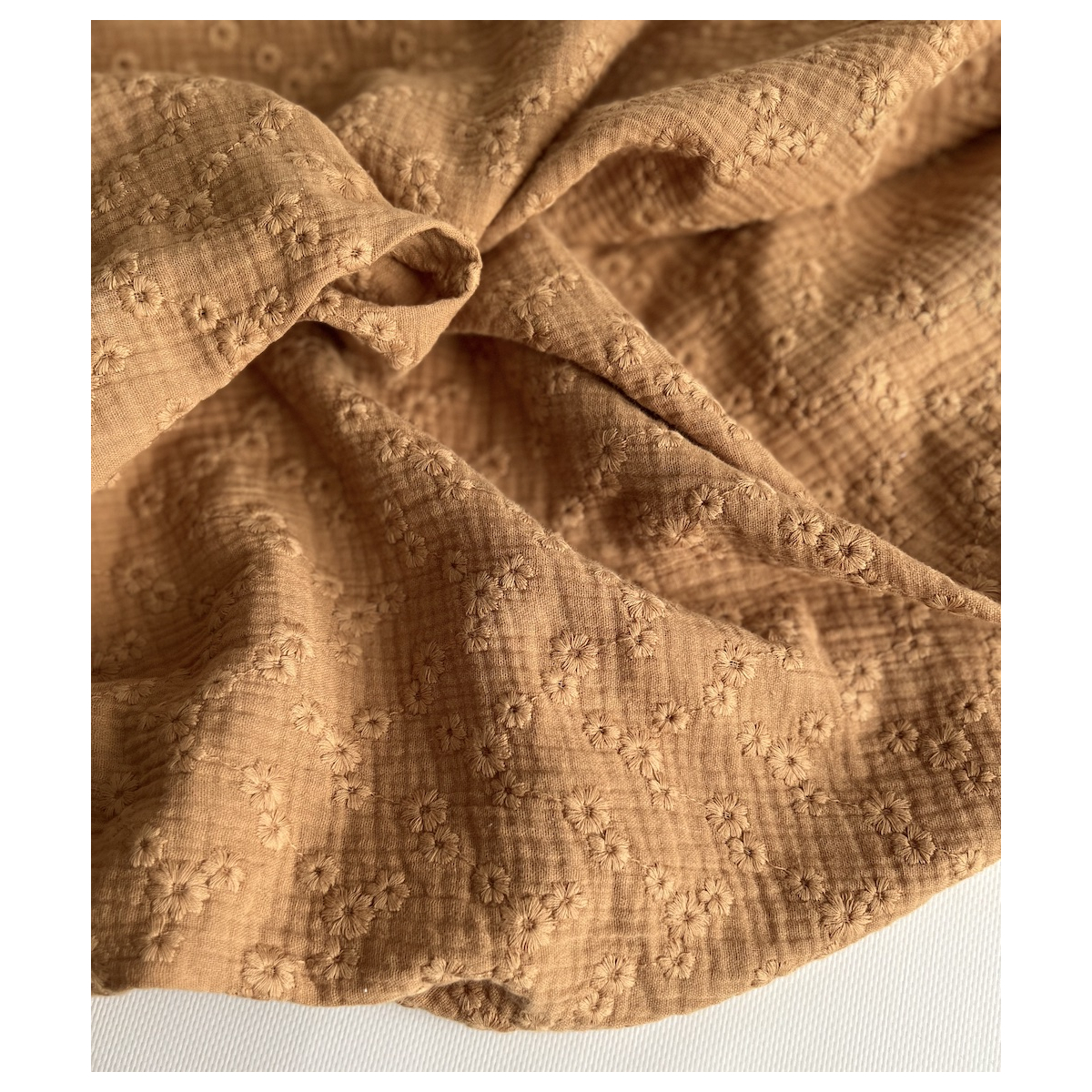Double gaze de coton Esmée brodée coloris camel Qualité Oeko-tex - 3 Double gaze de coton Esmée brodée coloris camel Qualité Oeko-tex - 3