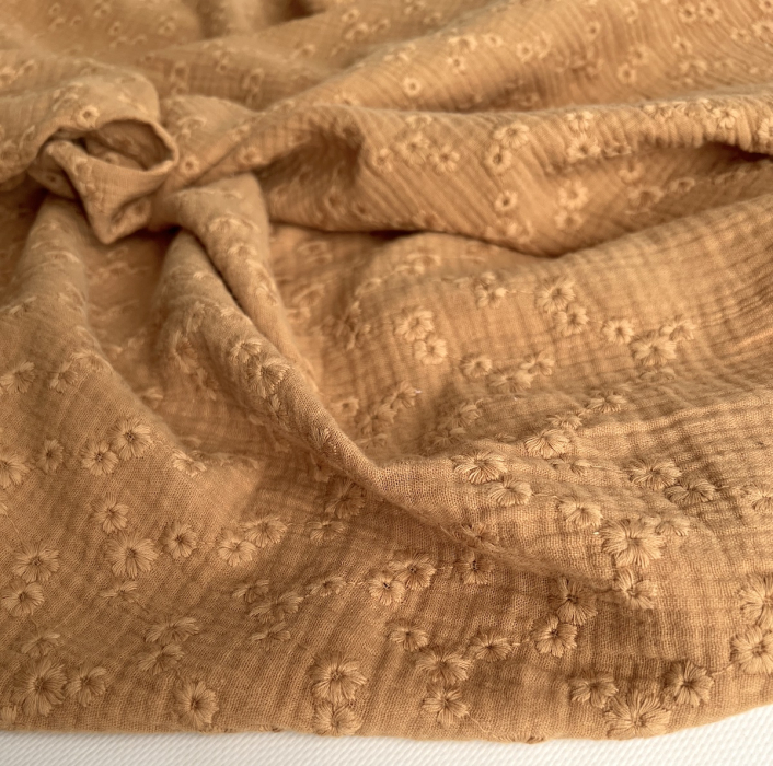 Double gaze de coton Esmée brodée coloris camel Qualité Oeko-tex - 6