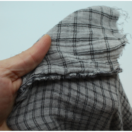 Double gaze de coton réversible BIO chiné coloris gris carreaux Double gaze de coton réversible BIO chiné coloris gris carreaux