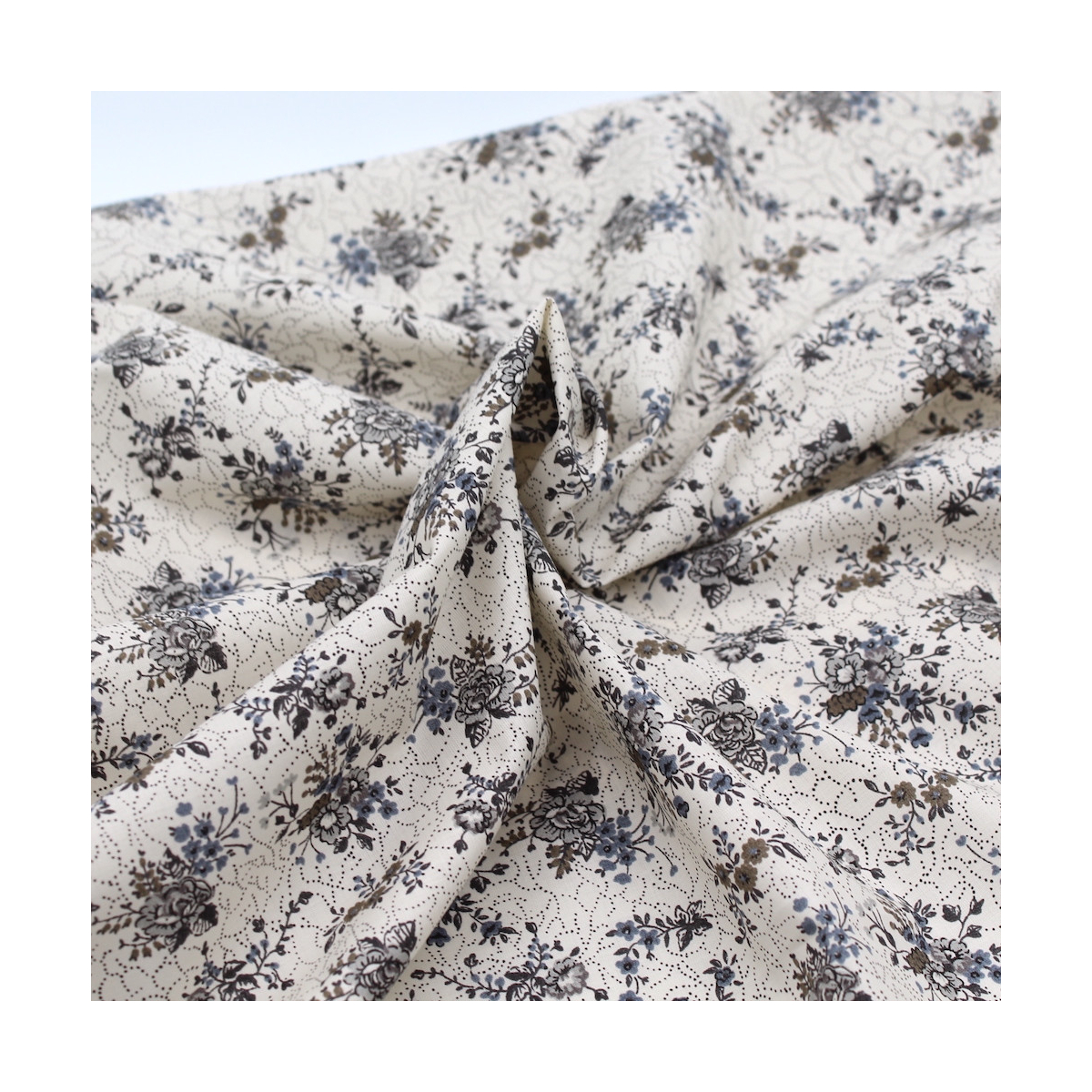 Jeanne - Batiste de coton bio SILKYNE à imprimé fleuri automne Tissus issus de l'agriculture biologique  - 9 Jeanne - Batiste de coton bio SILKYNE à imprimé fleuri automne Tissus issus de l'agriculture biologique  - 9