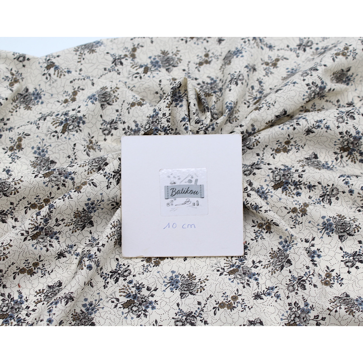 Jeanne - Batiste de coton bio SILKYNE à imprimé fleuri automne Tissus issus de l'agriculture biologique  - 13 Jeanne - Batiste de coton bio SILKYNE à imprimé fleuri automne Tissus issus de l'agriculture biologique  - 13