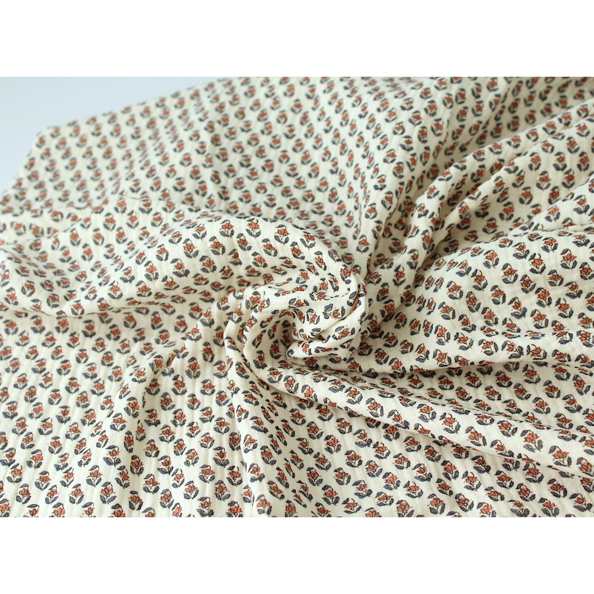 Aria - Double gaze de coton écru à motifs petites fleurs façon hand block Aria - Double gaze de coton écru à motifs petites fleurs façon hand block